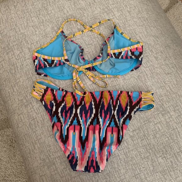 Colorful Patterned Bikini Set - Picture 3 of 3